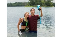 Ochronne, wodoodporne etui torebka na telefon Travelon - Niebieskie