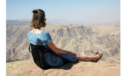 Turystyczna podkładka do siedzenia z opraciem Outdoors Travelchair - czarna