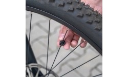 Komputer rowerowy FISCHER Solar // 22 funkcje, bezprzewodowy, z panelem słonecznym