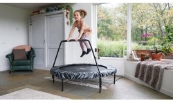 Trampolina EXIT Tiggy junior z drążkiem ø140cm - czarna/szara