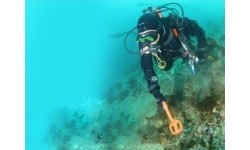 Podwodny wykrywacz metali Quest Metal Detectors Scuba Tector pomarańczowy wersja 2019