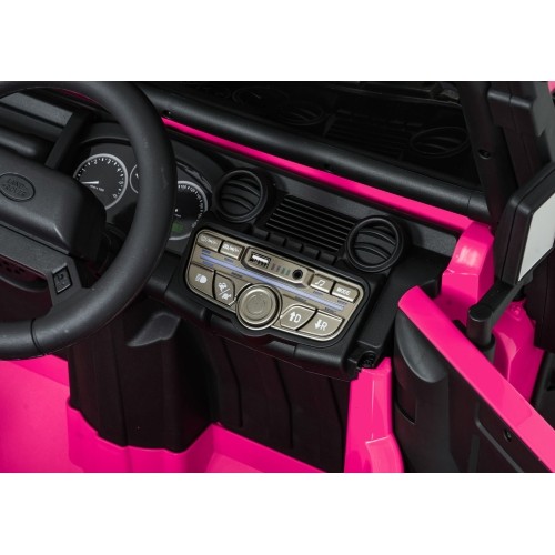 Land Rover Defender 110 SVX Concept - różowy pojazd