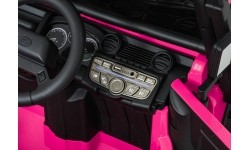 Land Rover Defender 110 SVX Concept - różowy pojazd
