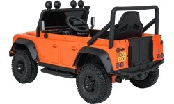 Pomarańczowy pojazd koncepcyjny Land Rover Defender 110 SVX