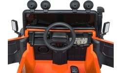 Pomarańczowy pojazd koncepcyjny Land Rover Defender 110 SVX