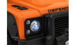 Pomarańczowy pojazd koncepcyjny Land Rover Defender 110 SVX