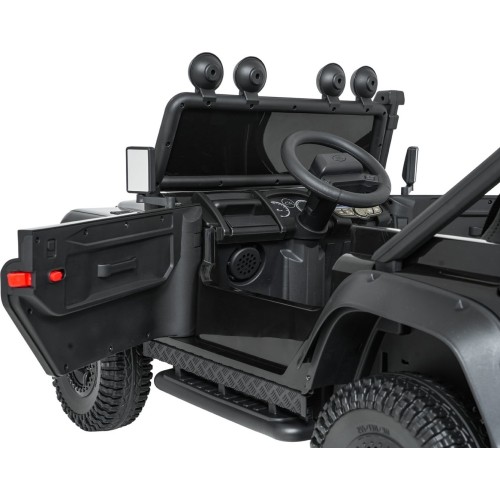 Land Rover Defender 110 SVX Concept Black