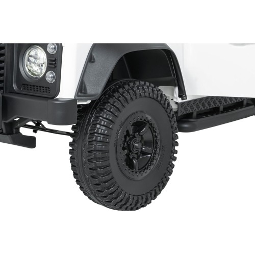 Land Rover Defender 110 SVX Concept pojazd elektryczny biały
