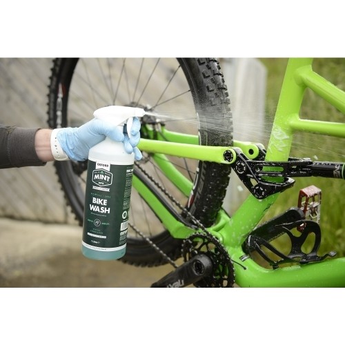 Środek czyszczący do motocykli/motocykli w sprayu Mint Bike Wash 1L