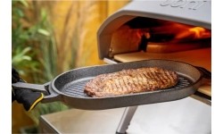 Żeliwna patelnia ryflowana Ooni Grizzler