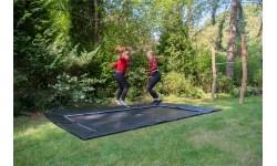 EXIT Dynamiczna trampolina sportowa naziemna 244x427cm - czarna