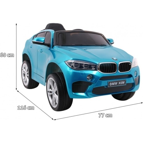 BMW X6M w niebieskim lakierze