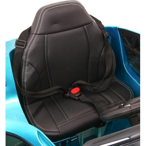 BMW X6M w niebieskim lakierze