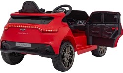 Aston Martin DBX pojazd czerwony