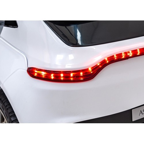 Aston Martin DBX pojazd biały