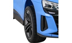 Samochód elektryczny dla dzieci Audi RS E-Tron GT, niebieski