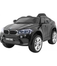 Pojazd BMW X6M lakierowany na czarno