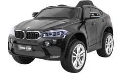 Pojazd BMW X6M lakierowany na czarno