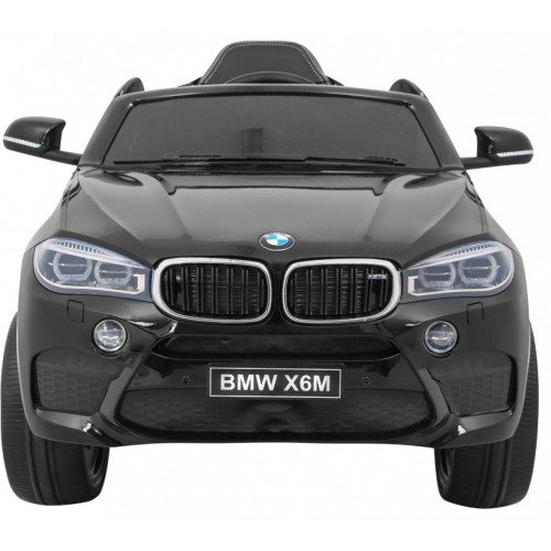 Pojazd BMW X6M lakierowany na czarno