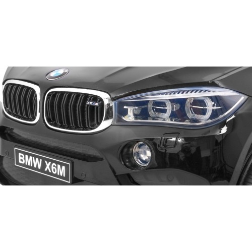 Pojazd BMW X6M lakierowany na czarno