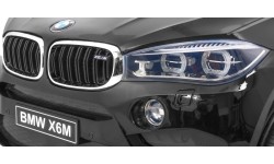 Pojazd BMW X6M lakierowany na czarno