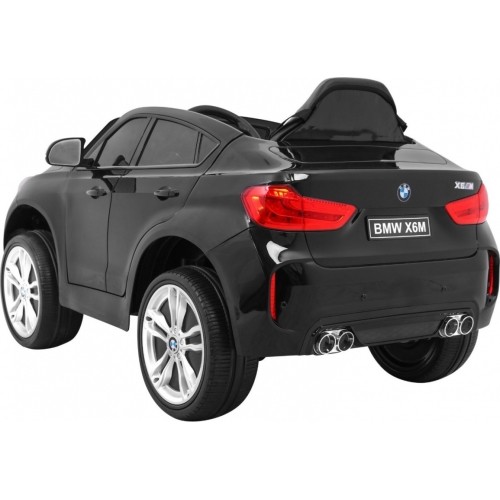 Pojazd BMW X6M lakierowany na czarno