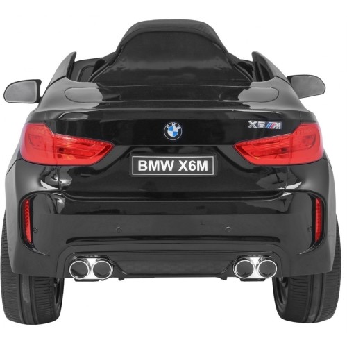 Pojazd BMW X6M lakierowany na czarno