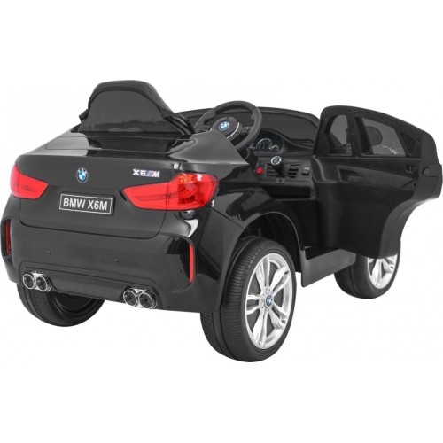 Pojazd BMW X6M lakierowany na czarno