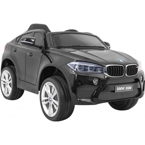 Pojazd BMW X6M lakierowany na czarno