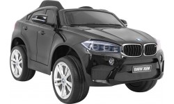 Pojazd BMW X6M lakierowany na czarno
