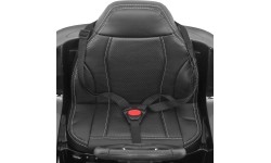Pojazd BMW X6M lakierowany na czarno
