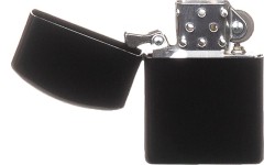 Wiatroodporna zapalniczka MFH - Czarna, Nienapełniona