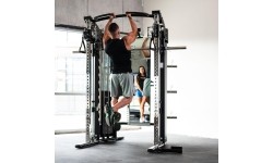 SIŁOWNIA WIELOFUNKCYJNA Z MASZYNĄ SMITH CYKLOP 10 PÓŁKOMERCYJNE HMS