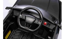Pojazd elektryczny Audi SQ8, czarny