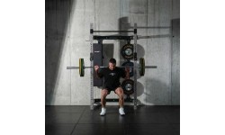 Naścienna przesuwna klatka treningowa z ławką KLT34 szara HMS Fitness