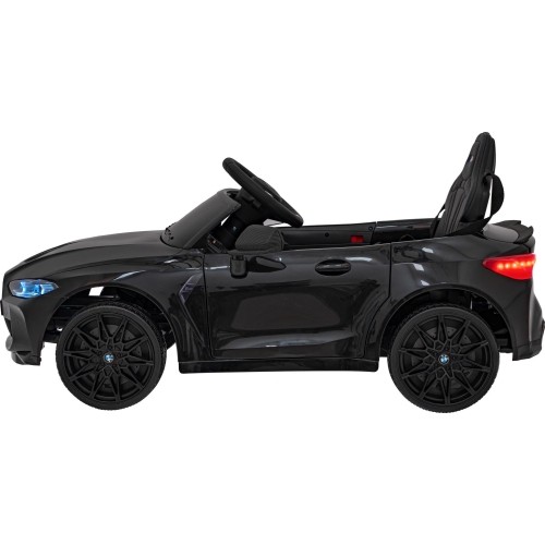 Pojazd elektryczny BMW M4, czarny