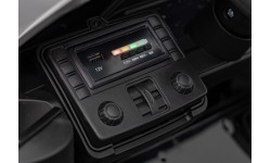 Pojazd elektryczny BMW M4, czarny