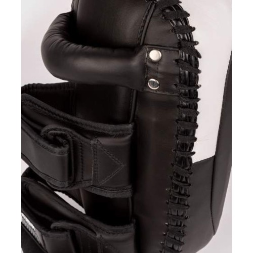 Venum Light Kick Pads (para) - czarny/biały