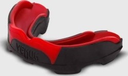 Venum Predator ochraniacz na zęby - czarny/czerwony