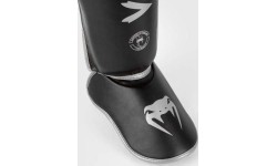 Ochraniacze goleni Venum Challenger 2.0 Standup - czarny/srebrny