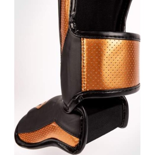 Ochraniacze Venum Elite Evo - czarne/brązowe