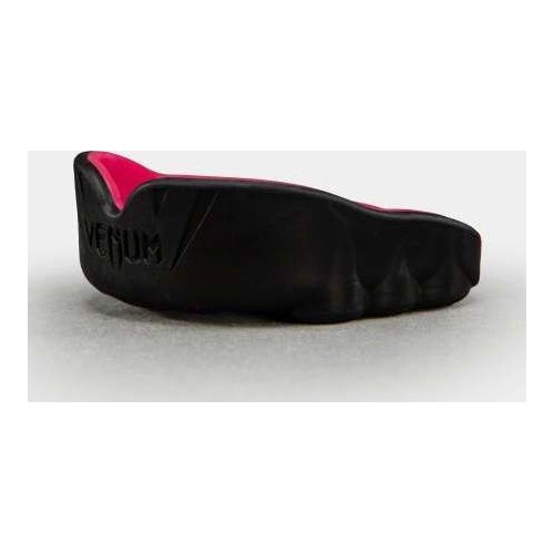 Venum Challenger Mouthguard - Black/Raspberry