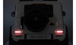 Mercedes Benz G63 AMG XXL pojazd biały