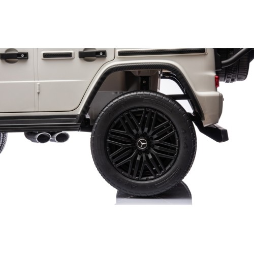 Mercedes Benz G63 AMG XXL pojazd biały