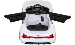 Samochód elektryczny Audi RS E-Tron GT, biały