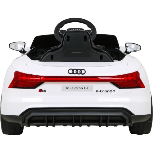 Samochód elektryczny Audi RS E-Tron GT, biały