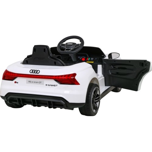 Samochód elektryczny Audi RS E-Tron GT, biały