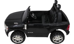 Pojazd elektryczny RAM 3500, czarny