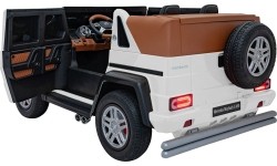 Vehicle Mercedes Benz MAYBACH G650 STRONG White