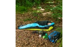 NC2012 CZARNO-NIEBIESKI ŚPIWÓR NILS CAMP